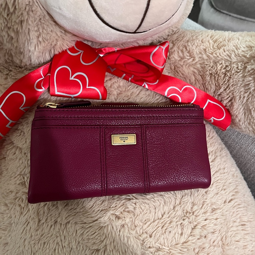 Fossil wallet purse. Dark fushia color